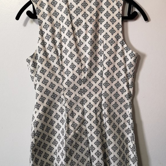 Dinh Ba Vest Small size  White/ Off white and Black Collar  Sleeveless 2 Pockets - Picture 2 of 7